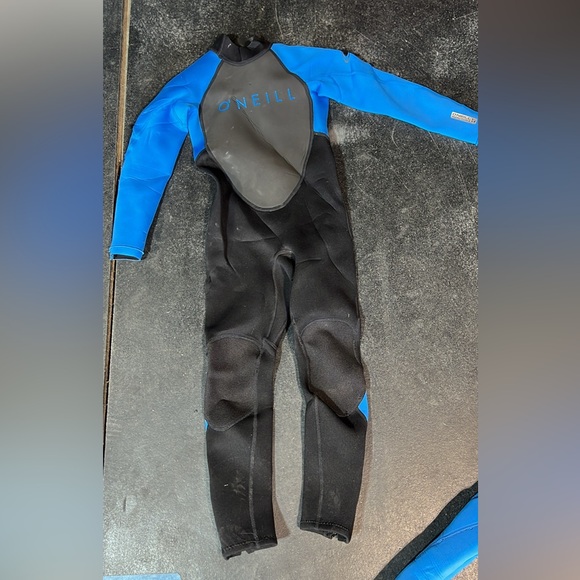 Kids WetSuit size 6 - Picture 1 of 4